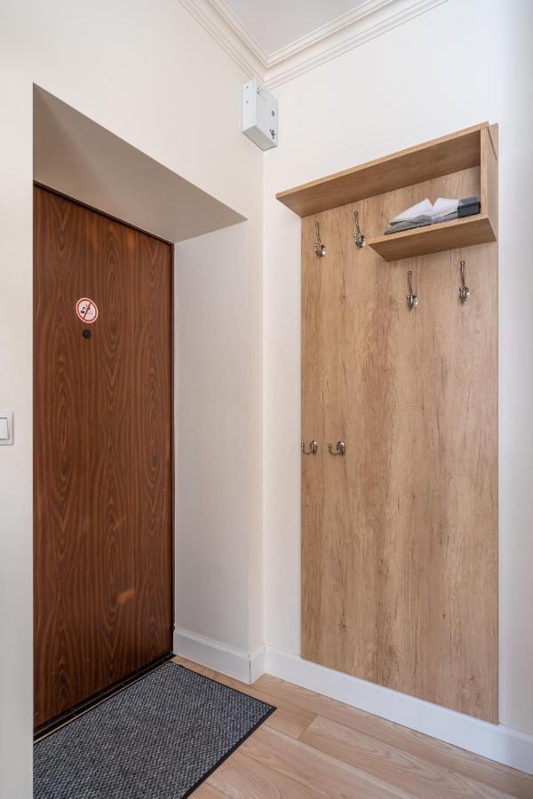 Stylish Studio Close To City Center, Cafes & Parks & Local Dining Riga Exterior foto